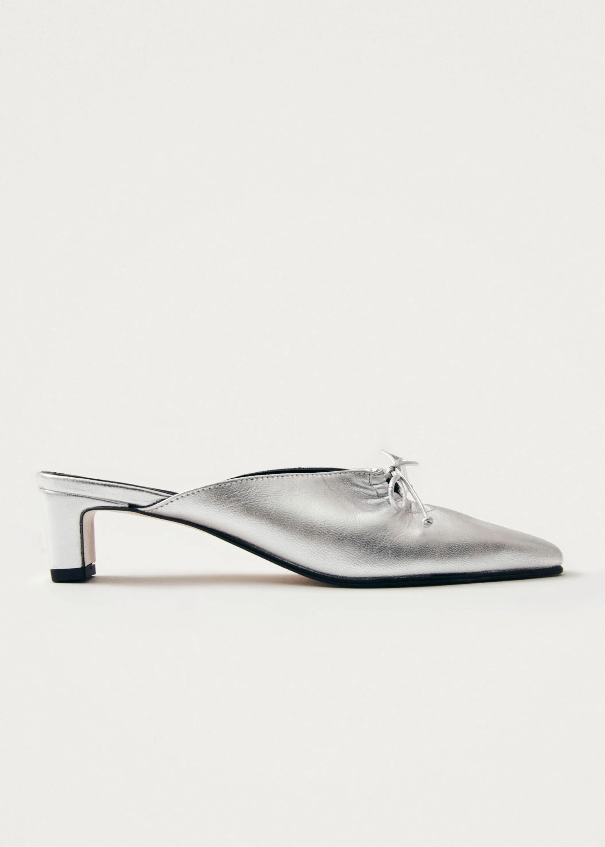 ALOHAS Amar Shimmer Silber Leder Pantoletten< Mules | Limited Units