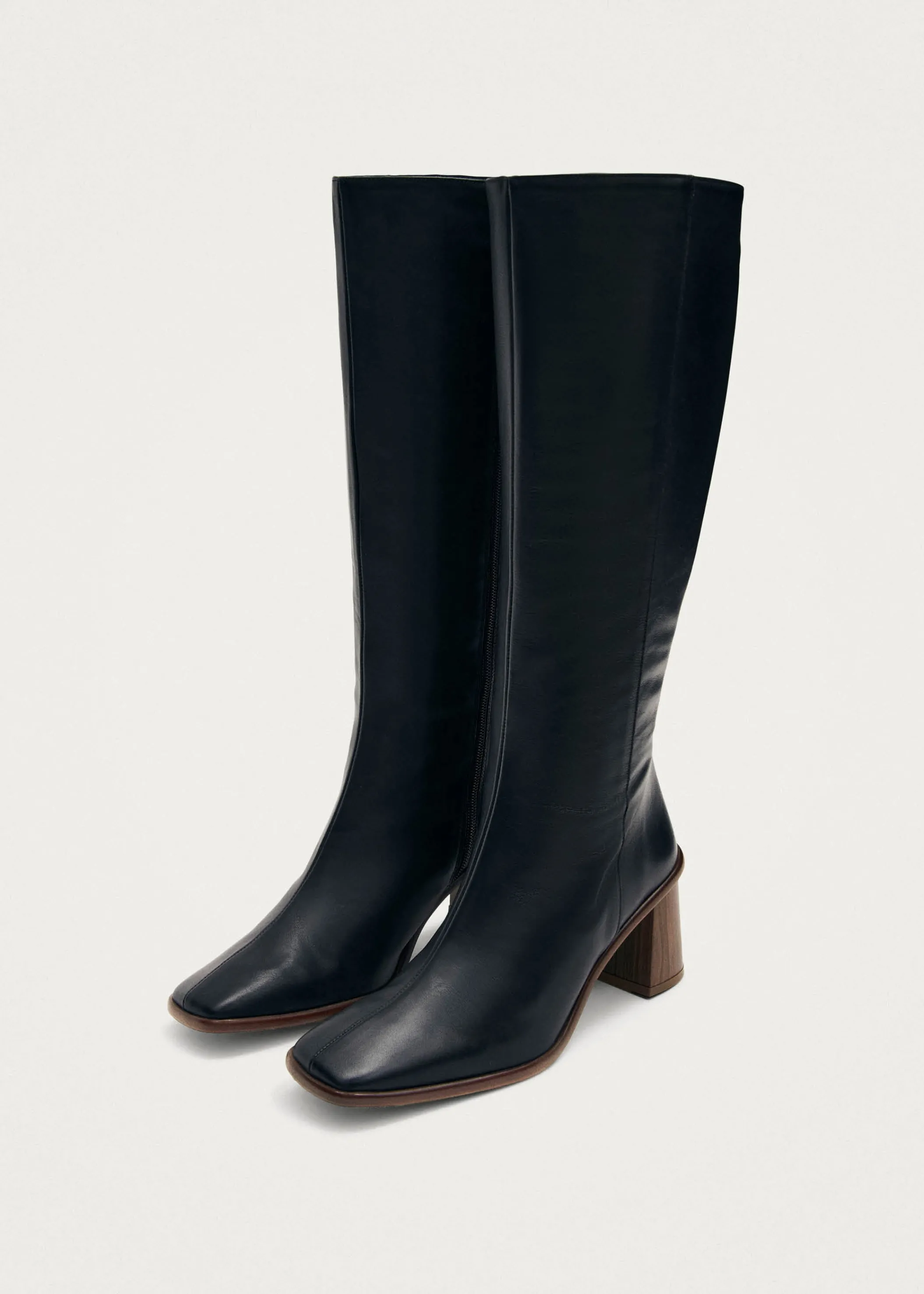 ALOHAS East Schwarze Lederstiefel< Stiefel