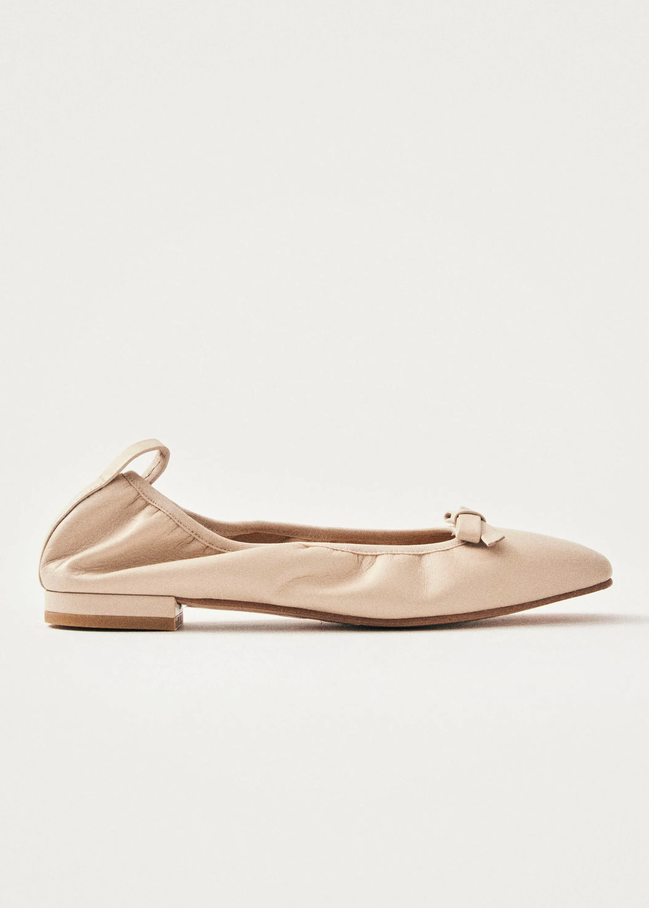 ALOHAS Freya Creme Leder Flache Ballerinas< Limited Units | Ballerinas