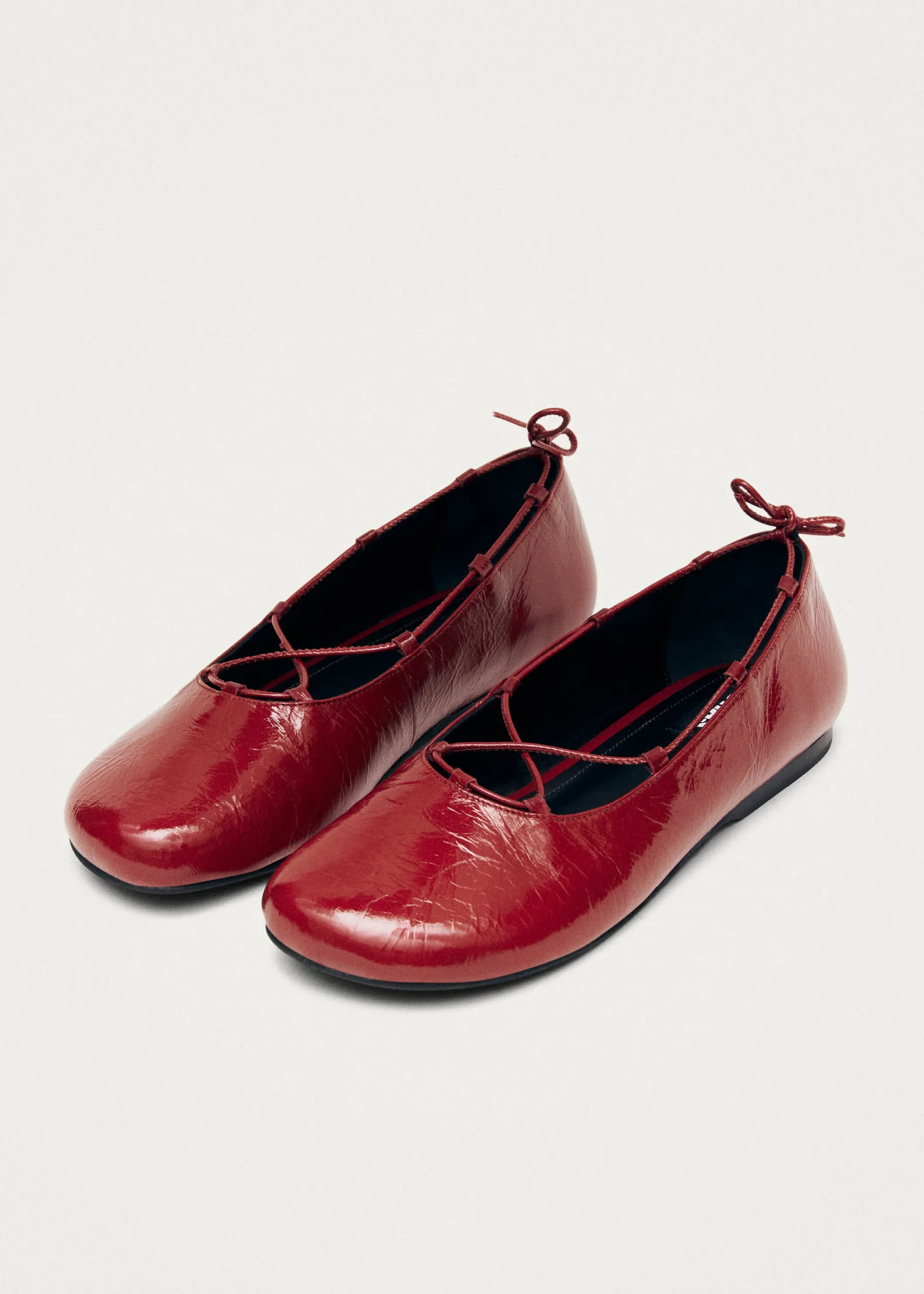 ALOHAS Hollis Onix Red Leather Ballet Flats< Ballerinas