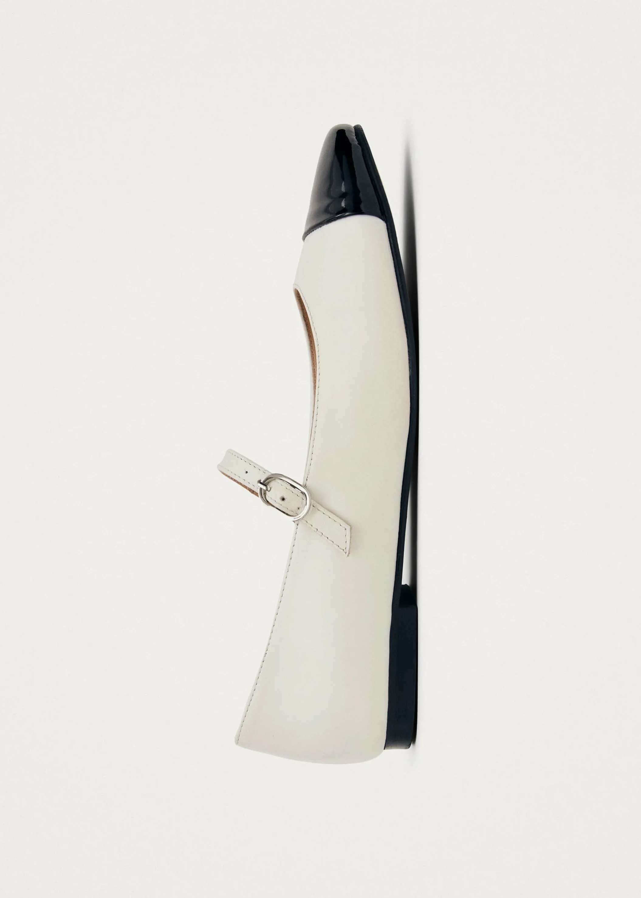 ALOHAS Musa Bicolor Black Cream Leather Ballet Flats< Limited Units | Ballerinas