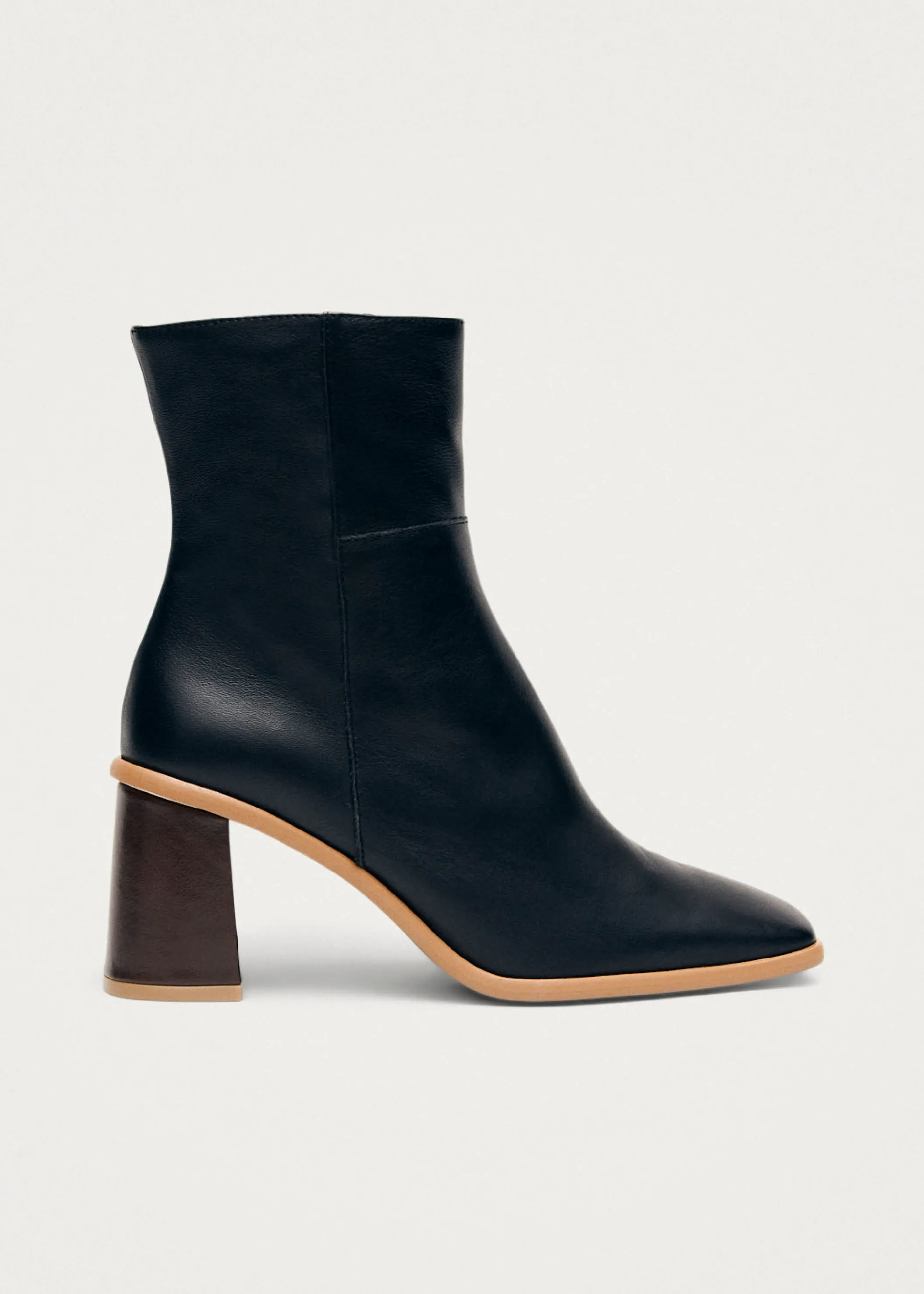 ALOHAS West Vintage Schwarze Lederstiefel< Stiefel